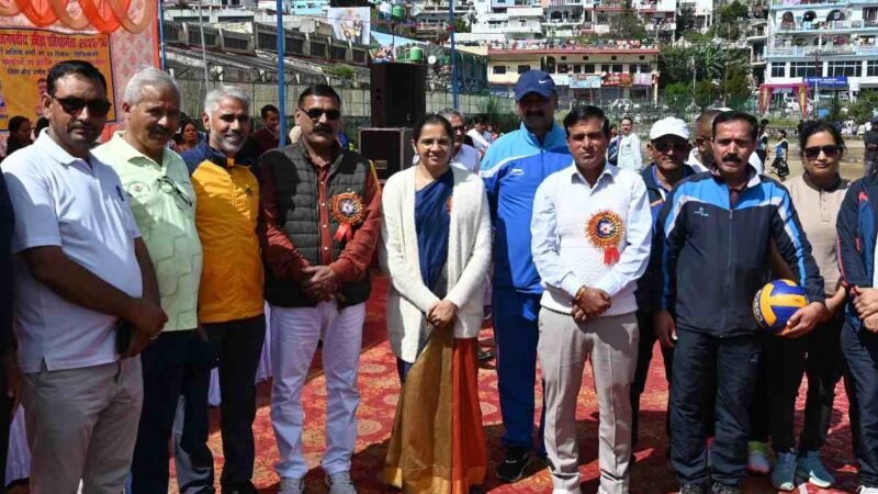 डीएम ने किया विद्यालयी शरदकालीन क्रीड़ा प्रतियोगिता का शुभारंभ