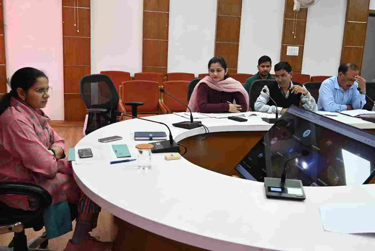 जिलाधिकारी टिहरी की अध्यक्षता में जिला योजना समीक्षा बैठक संपन्न