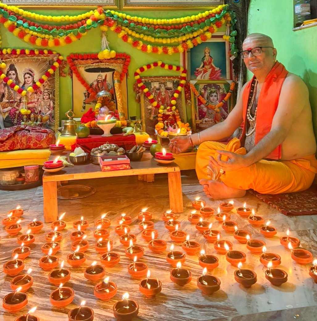 बुराई पर अच्छाई और सत्य की असत्य पर जीत है दीपों का पर्व- नृसिंह पीठाधीश्वर स्वामी रसिक महाराज
