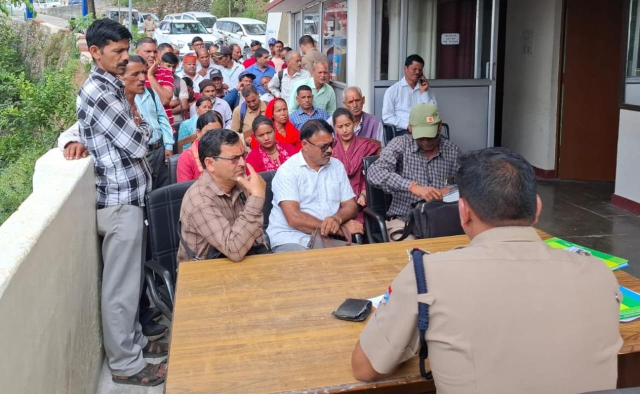 चंबा पुलिस ने थाना दिवस पर सुनी जन समस्याएँ, मौके पर किया कई शिकायतों का निस्तारण