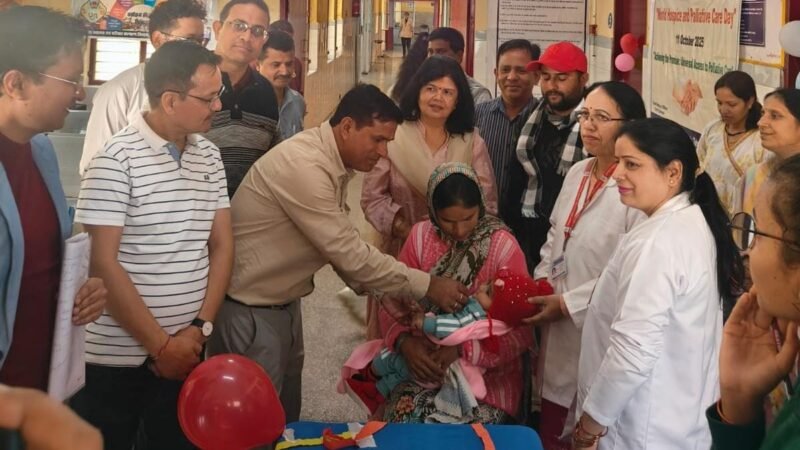 एनएचएम निदेशक डॉ. रश्मि पंत और नगर पालिका अध्यक्ष मोहन सिंह रावत ने किया पोलियो अभियान का शुभारंभ