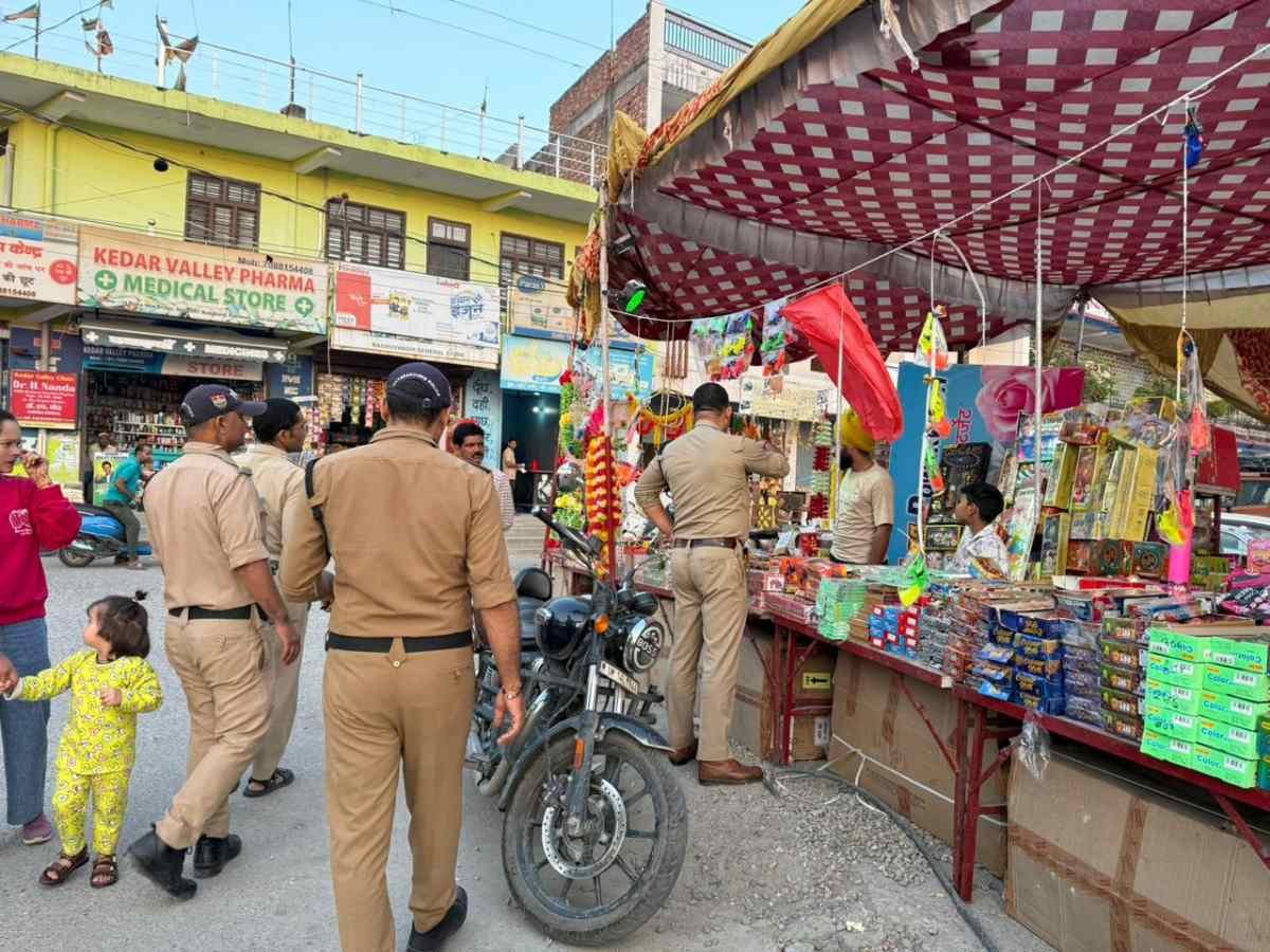 दीपावली पर शांति एवं यातायात व्यवस्था हेतु पुलिस प्रशासन की सख़्त कार्यवाही
