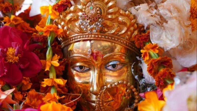 गंगोत्री धाम के कपाट बंद होने के बाद माँ गंगा की डोली पहुँची मुखवा