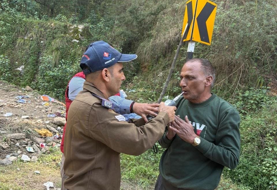 विशेष चैकिंग अभियान के तहत हुए 15 वाहनों के चालान एवं 03 वाहन सीज