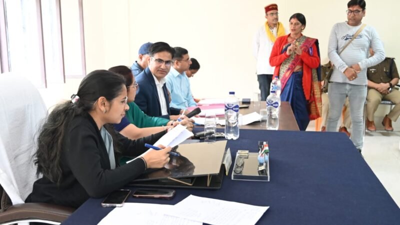 तहसील दिवस में डीएम टिहरी ने अनाथ बच्चों के भरण पोषण हेतु दिए आवश्यक निर्देश