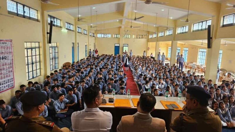 ओमकारानंद स्कूल में महिला सुरक्षा व साइबर अपराध पर जागरूकता कार्यक्रम आयोजित