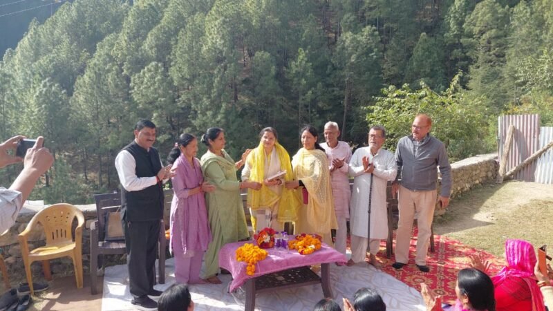 डीएम नितिका खण्डेलवाल ने गोपाष्टमी पर किया गौ सेवा में प्रतिभाग