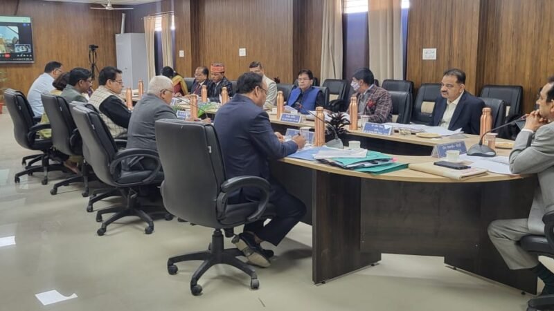 समन्वय, नवाचार और प्रगति की दिशा में— श्रीदेव सुमन विश्वविद्यालय की वित्त एवं कार्यपरिषद बैठक संपन्न