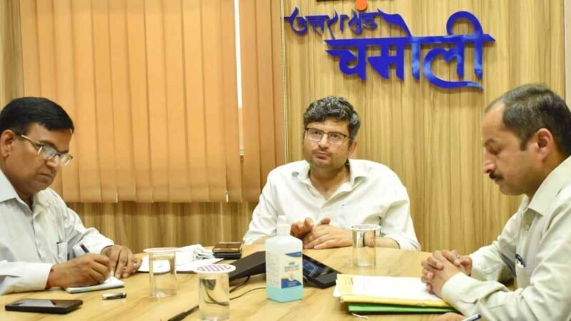प्राकृतिक आपदा से विभागीय परिसंपत्तियां की हुई क्षति पर डीएम ने दिए आवश्यक दिशा निर्देश